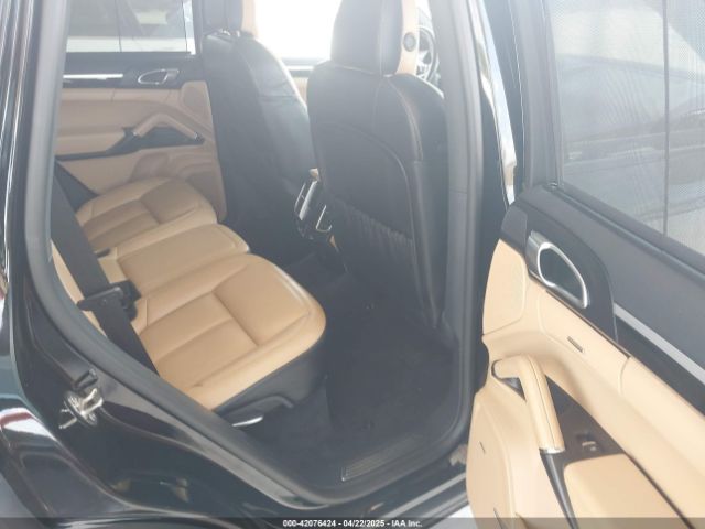 2018 PORSCHE CAYENNE WP1AA2A29JKA02573 Photo 7