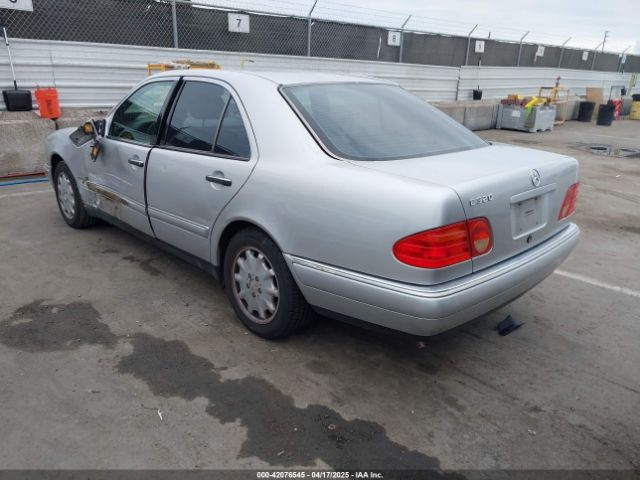1998 MERCEDES-BENZ E 320 WDBJF65F9WA657965 Photo 2
