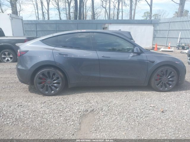 7SAYGDEF3NF324705 Tesla Model Y Performance Dual Motor All-wheel Drive