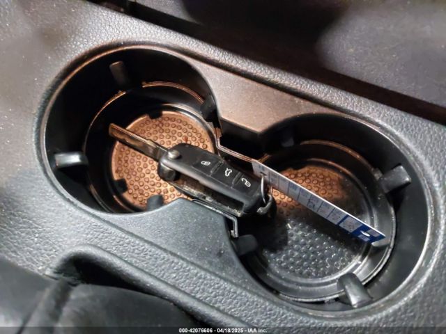 3VW2K7AJXEM208116 Volkswagen Jetta 2.0l S