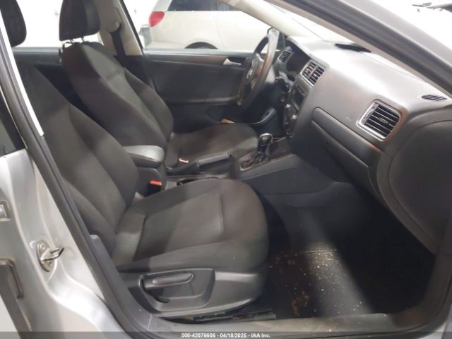 3VW2K7AJXEM208116 Volkswagen Jetta 2.0l S