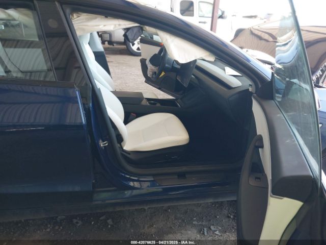 5YJ3E1EA8RF833727 Tesla MODEL 3