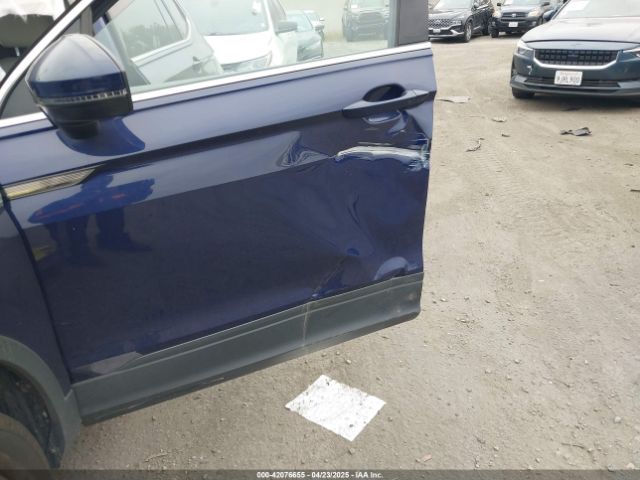 3VV3B7AX0NM018659 Volkswagen Tiguan 2.0t Se