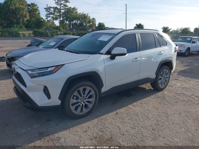 2T3C1RFV1NW235608 Toyota Rav4 Xle Premium