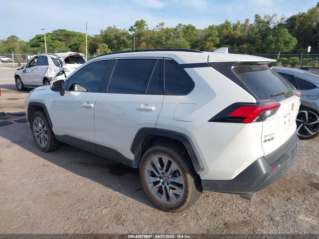 2T3C1RFV1NW235608 Toyota Rav4 Xle Premium