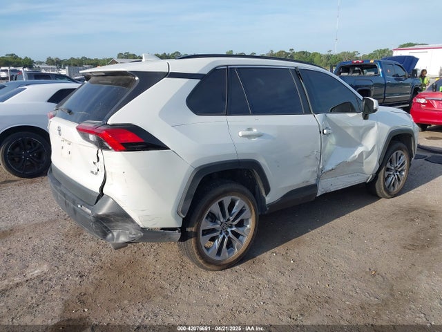 2T3C1RFV1NW235608 Toyota Rav4 Xle Premium