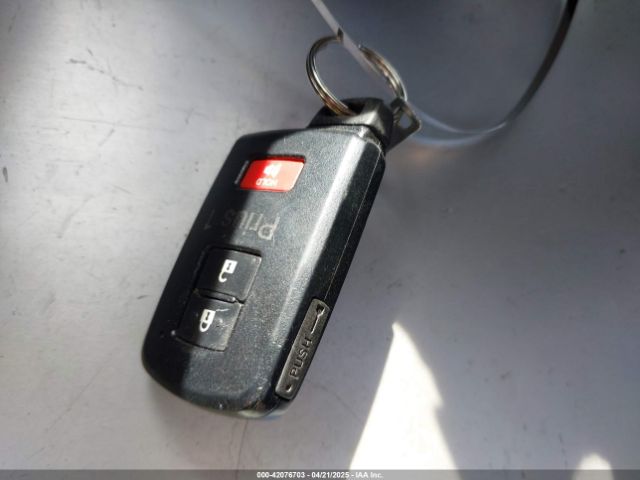 JTDZN3EU3HJ063704 Toyota Prius V Three