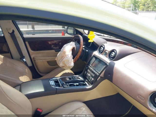 2016 JAGUAR XJ SAJWJ2GD8G8W00063 Photo 4