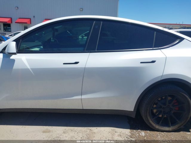7SAYGDEE3NF426481 Tesla Model Y Long Range Dual Motor All-wheel Drive