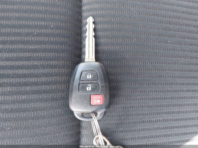 JTMBFREV2JD228186 Toyota RAV4 LE