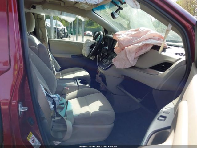 5TDKZ3DC4HS899653 Toyota Sienna Le 8 Passenger