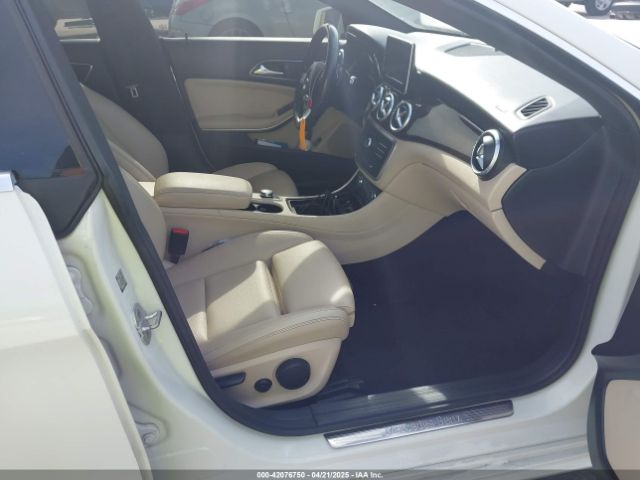 WDDSJ4EB5GN305634 Mercedes-Benz CLA 250