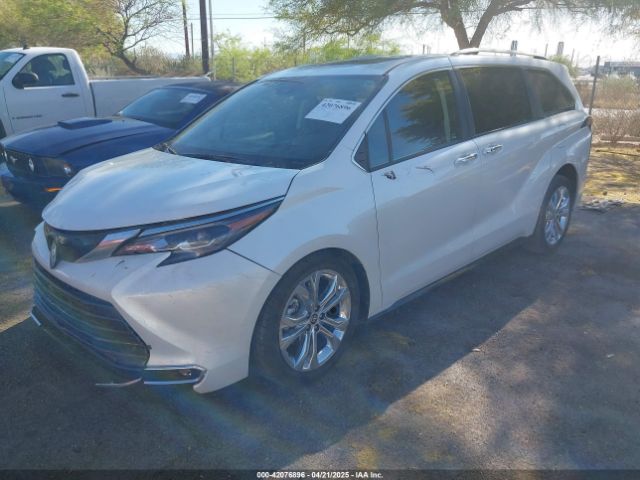 2024 TOYOTA SIENNA 5TDERKEC4RS222805 Photo 1