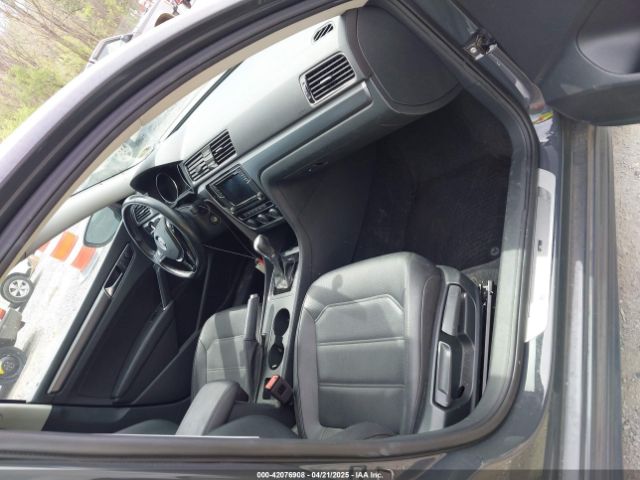 1VWAA7A35JC005419 Volkswagen Passat 2.0t R-line/2.0t S