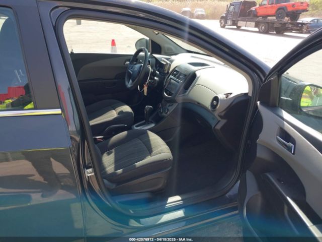 1G1JC6SH7F4104626 Chevrolet Sonic Lt Auto