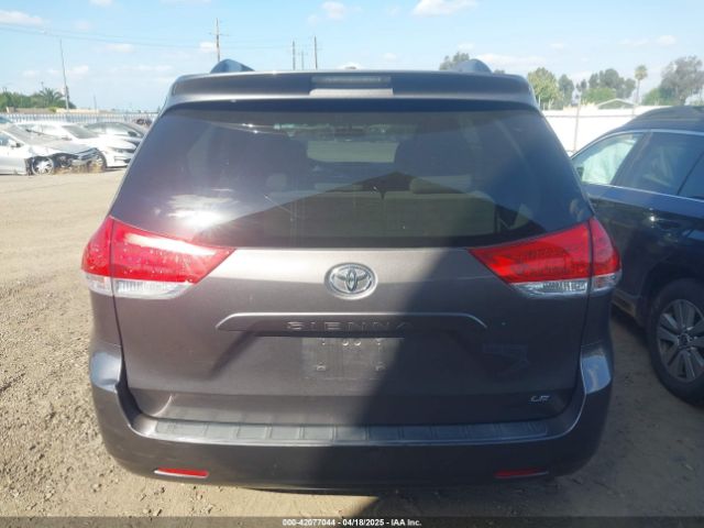 5TDKK3DC0ES498732 Toyota Sienna Le V6 8 Passenger