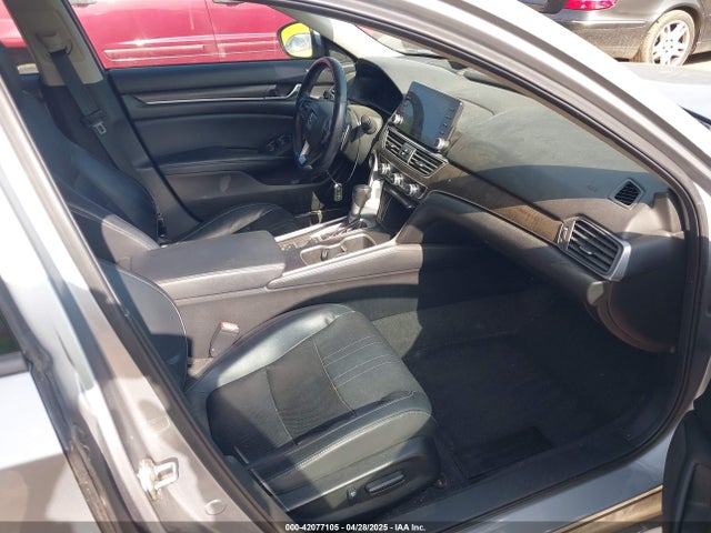 1HGCV1F90JA152030 Honda Accord Touring