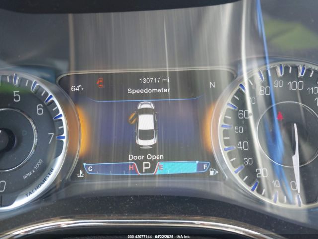 1C3CCCEG8FN598172 Chrysler 200 C