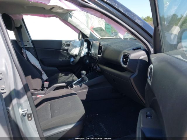 2022 HYUNDAI VENUE KMHRB8A30NU177247 Photo 4