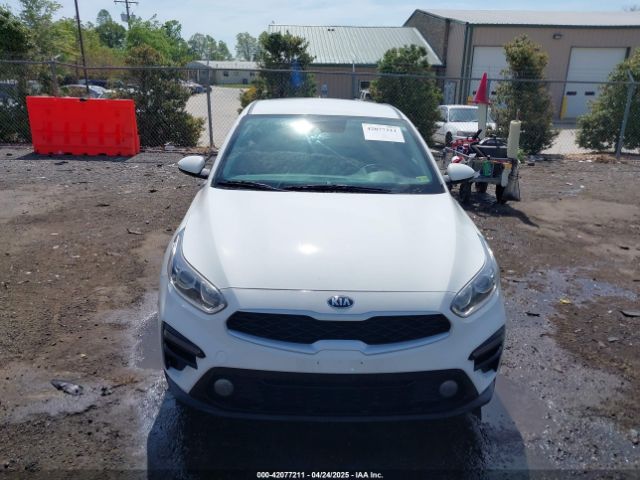 3KPF24ADXME385870 KIA Forte Lxs