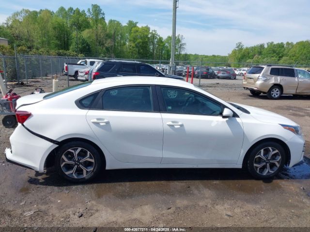 3KPF24ADXME385870 KIA Forte Lxs