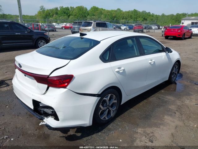 3KPF24ADXME385870 KIA Forte Lxs