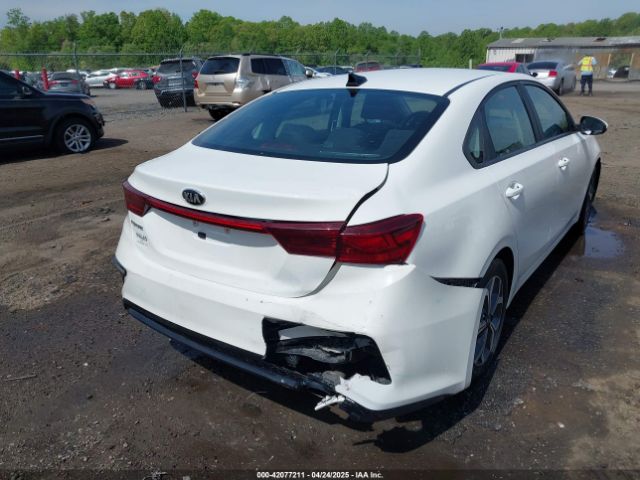3KPF24ADXME385870 KIA Forte Lxs