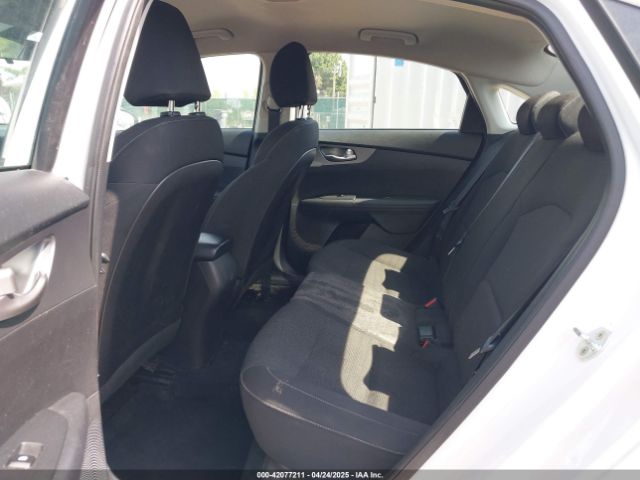 3KPF24ADXME385870 KIA Forte Lxs
