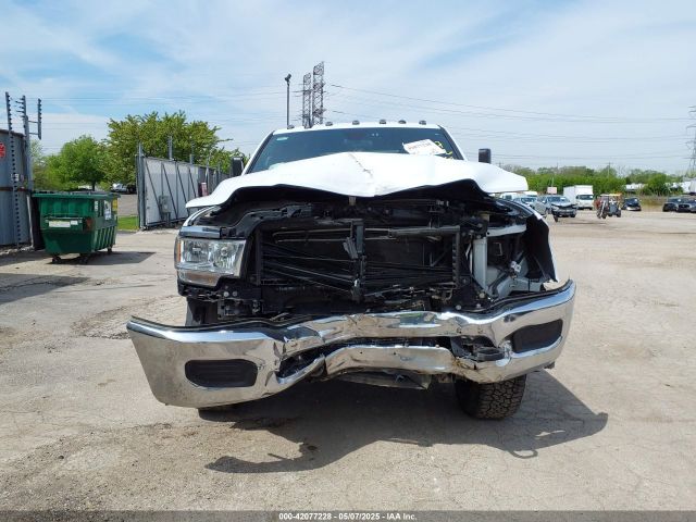 3C6UR5CL5NG252296 RAM 2500 Tradesman  4x4 6'4 Box