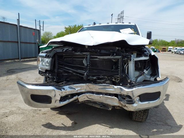 3C6UR5CL5NG252296 RAM 2500 Tradesman  4x4 6'4 Box