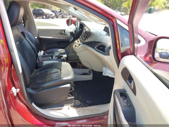 2C4RC1BG2JR279781 Chrysler Pacifica Touring L