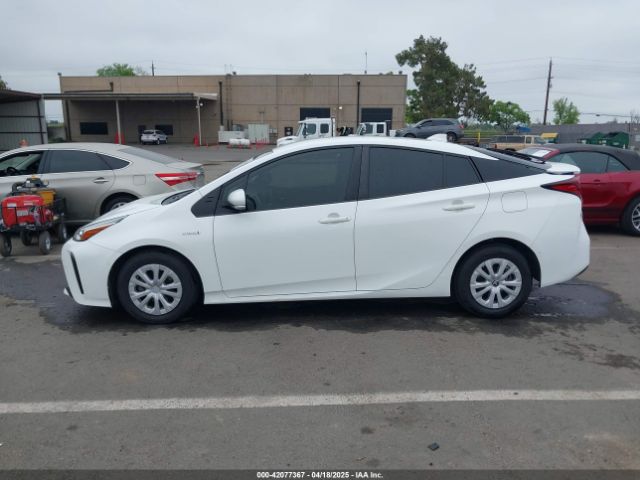 JTDKAMFU3M3152608 Toyota Prius Le