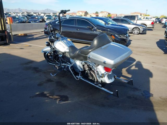 2019 HARLEY-DAVIDSON FLHR 1HD1FBC14KB614526 Photo 2