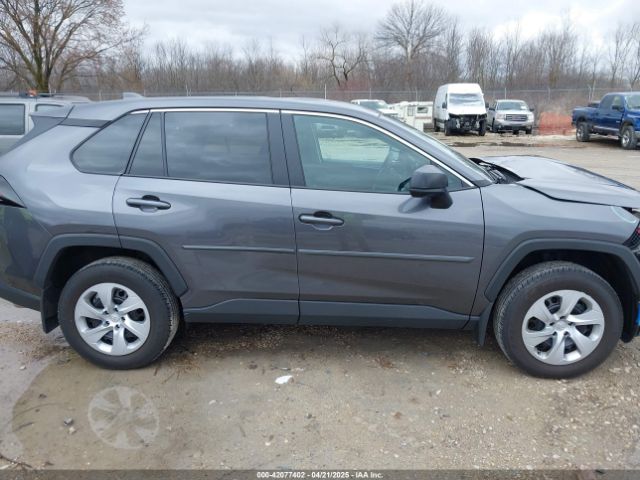 2T3F1RFV0NC308188 Toyota RAV4 LE