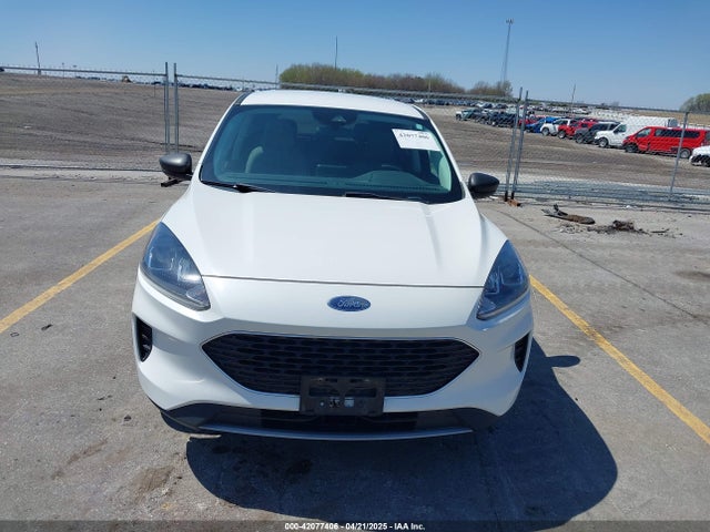 1FMCU9G69NUA61133 Ford ESCAPE SE