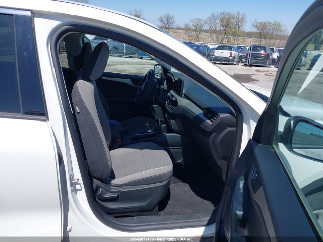 1FMCU9G69NUA61133 Ford ESCAPE SE