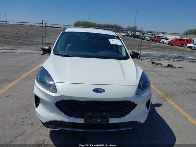 1FMCU9G69NUA61133 Ford ESCAPE SE