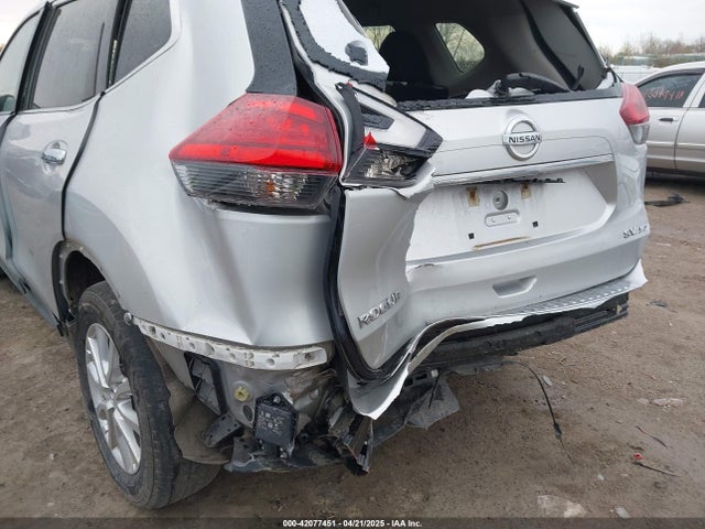 5N1AT2MV4HC886343 Nissan ROGUE SV