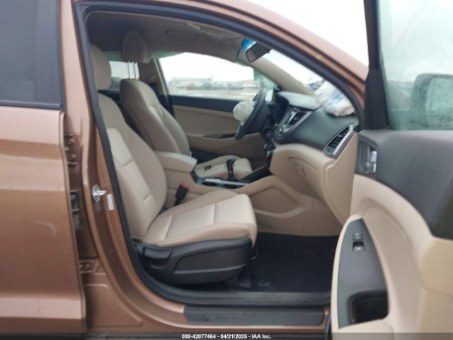 KM8J33A41HU397538 Hyundai TUCSON SE
