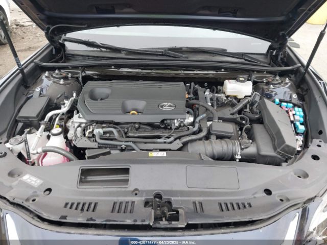 58ADA1C13RU051043 Lexus ES 300H