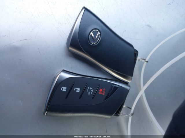 58ADA1C13RU051043 Lexus ES 300H