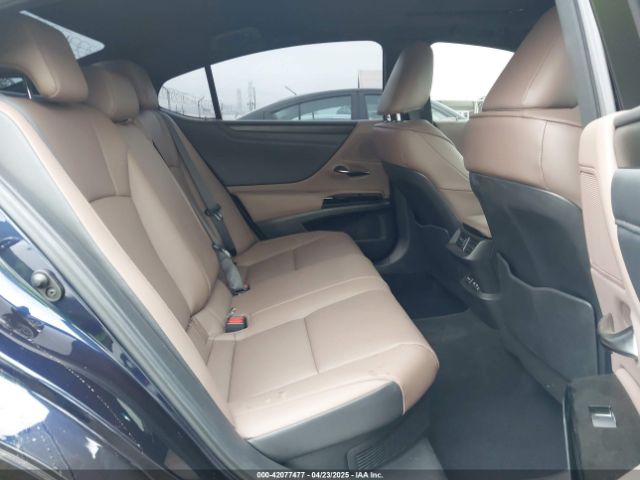 58ADA1C13RU051043 Lexus ES 300H