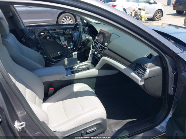 1HGCV2F91JA026099 Honda Accord Touring 2.0t