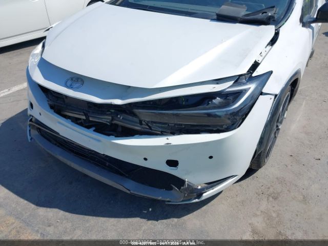 JTDACAAU1R3015637 Toyota Prius Limited