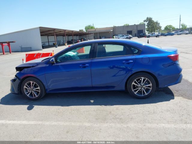 3KPF24AD1NE454494 KIA Forte Lxs