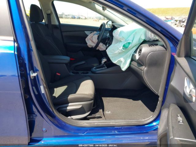 3KPF24AD1NE454494 KIA Forte Lxs