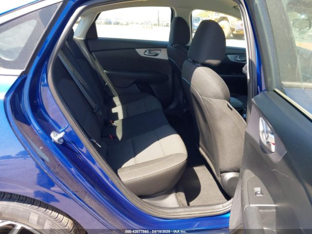 3KPF24AD1NE454494 KIA Forte Lxs