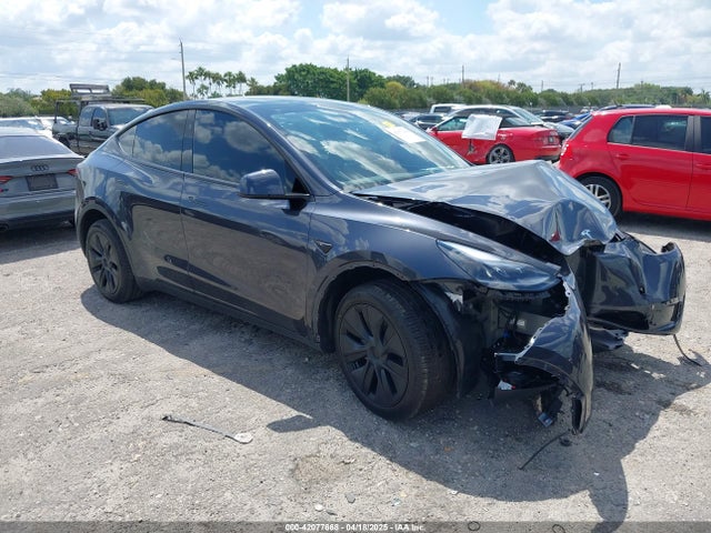 2025 TESLA MODEL Y 7SAYGDED5SA370060 Photo 0