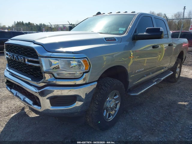 3C6UR5CL8NG280660 RAM 2500 Tradesman  4x4 6'4 Box