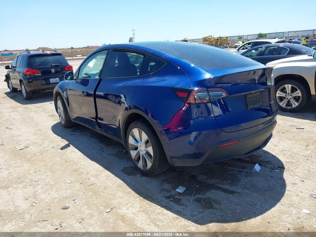 2023 TESLA MODEL Y 7SAYGDEE6PA163774 Photo 2